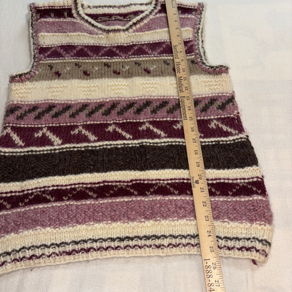 Women's Multicolor Knit Sweater Vest - Picture 4 of 6